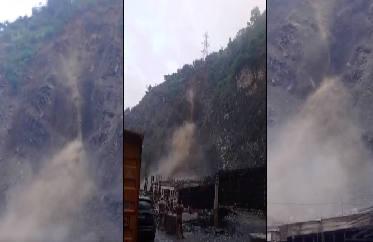 Jammu-Srinagar NH Blocked: रामबन इलाके में हुआ भयानक भूस्खलन, जम्मू-श्रीनगर नेशनल हाईवे बंद, देखें वीडियो