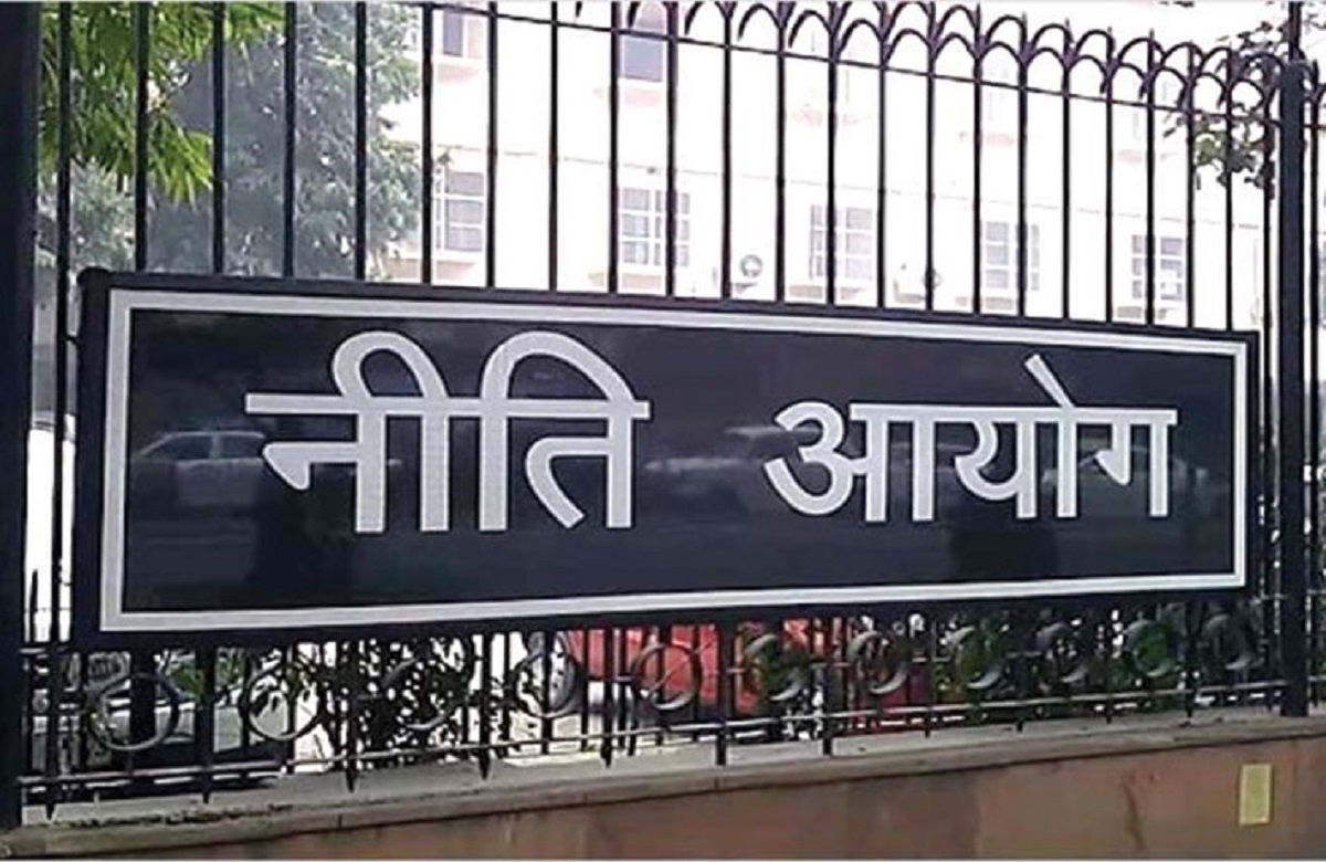 MP में गरीबों की संख्या में आई बड़ी गिरावट, 1 करोड़ 36 लाख लोग हुए गरीबी रेखा से बाहर, नीति आयोग की रिपोर्ट आई सामने