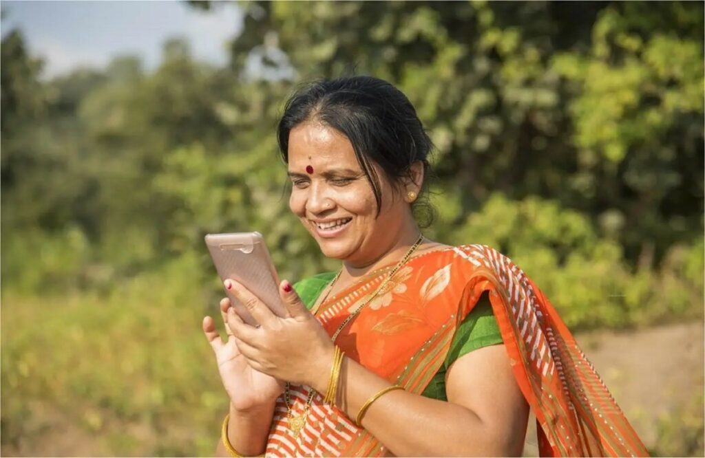 Women will get free mobile in Rajasthan