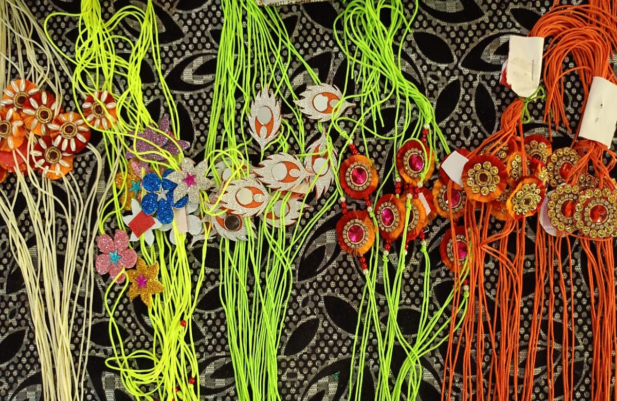 Rakhi 2023 : भाइयों की कलाई में सजेगी ‘रीपा’ में तैयार राखियां, स्नेह की डोर बनाने में जुटी कोरिया की बहनें