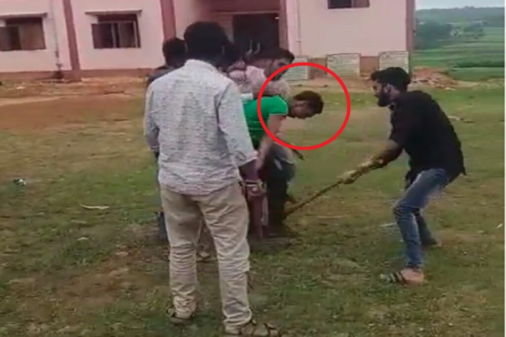 Atmanand School Student Maarpit Video