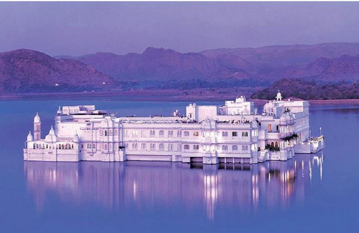 लॉग वीकेंड के लिए रूम रेट्स हाई, चार रात के लिए ₹5.9 लाख चार्ज कर रहे ये होटल्स