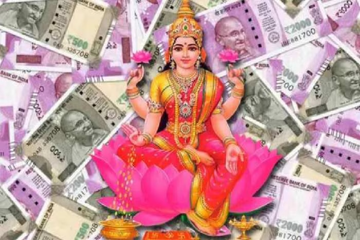 शुक्रवार को सूर्य की तरह चमक उठेगी इन राशियों की किस्मत, वैभव लक्ष्मी की आराधना से होगी धन की वर्षा