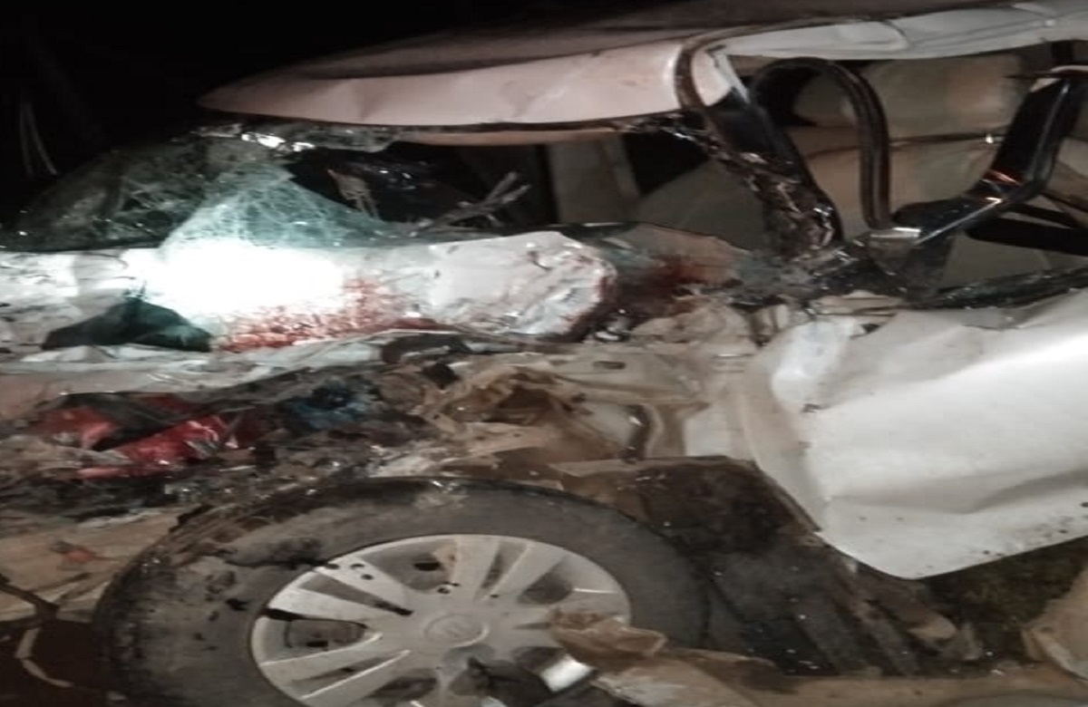 Dhamtari News: राजनांदगांव से लौट रही कार को ट्रक ने मारी जोरदार ठोकर,  हादसे में मां बेटे की मौके पर ही मौत