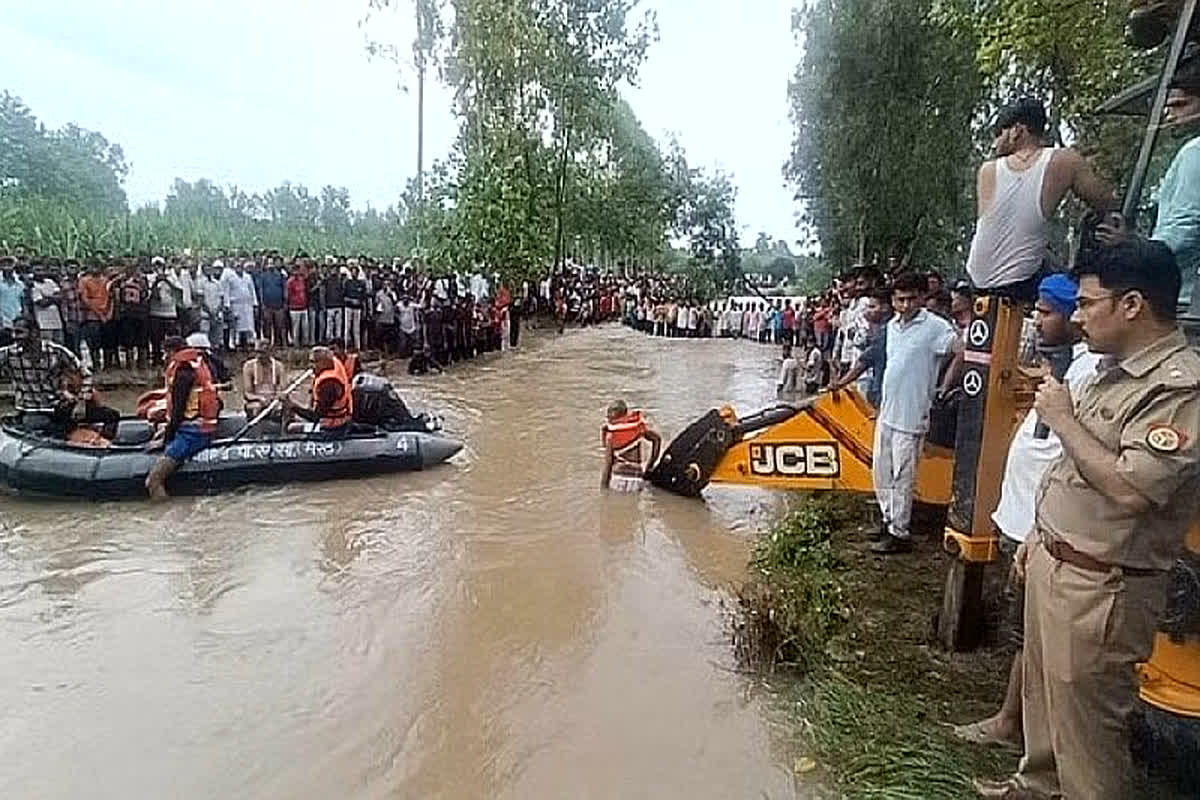 Big Accident in Saharanpur: दर्दनाक हादसा: नदी में पलटी श्रद्धालुओं से भरी ट्रैक्टर-ट्रॉली, 2 बच्चों समेत 8 की मौत, राहत और बचाव कार्य जारी