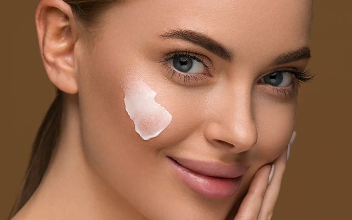 Almonds Face Pack Benefits: अगर आपको भी अपने चेहरे को बनाना है दूध जैसा चमकदार तो फॉलो करें ये टिप्स, हफ्ते भर में लाइट जैसा चमकने लगेगा चेहरा