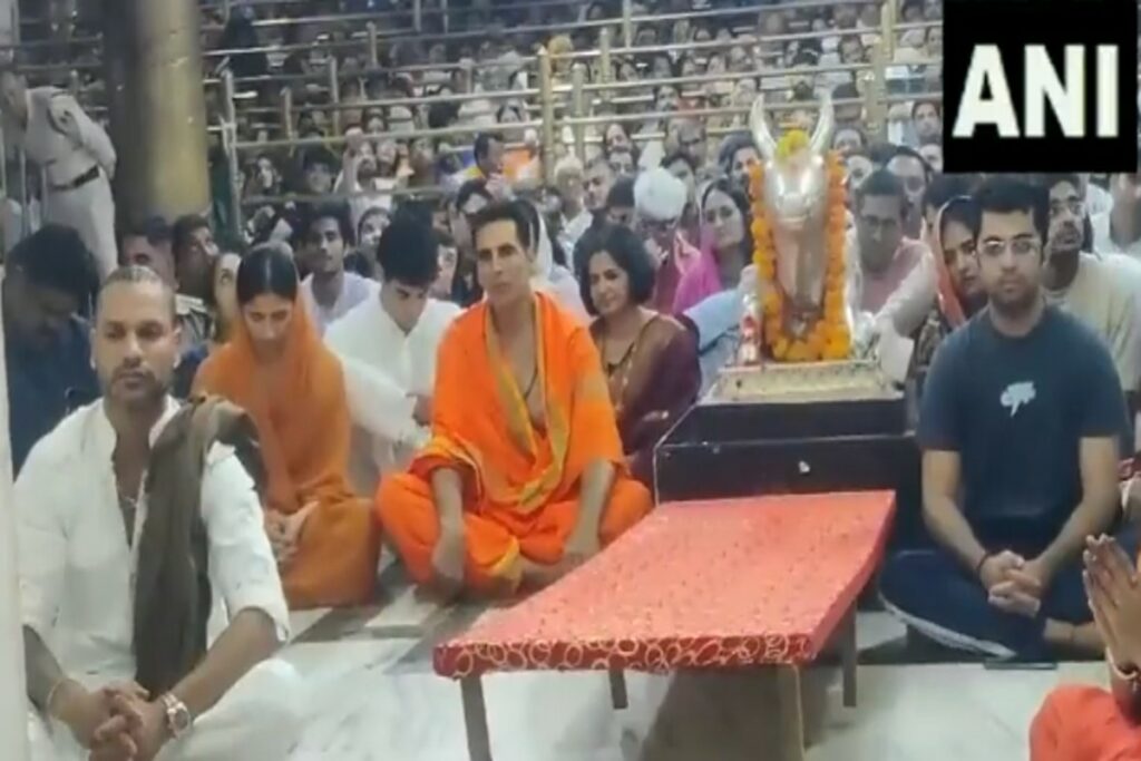 Akshaya kumar and sikhar dhawan in Mahakaal mandir