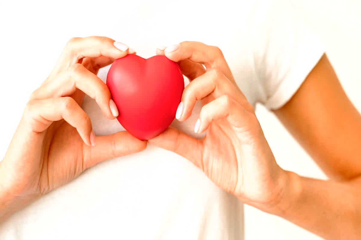 High cholesterol: शरीर में बैड कोलेस्ट्रॉल बढ़ने पर दिखते हैं ये संकेत, तुरंत हो जाएं अलर्ट…