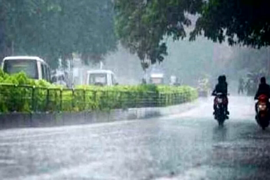 CG Weather Update : रायपुर समेत प्रदेश के इन जिलों में छाए बादल, तेज आंधी तूफ़ान के साथ हो सकती है बारिश