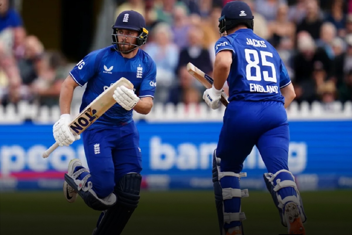 Fastest 100 Runs By Team: नहीं देखी होगी गेंदबाजों की ऐसी पिटाई.. महज 8 ओवरों में ही बना लिए 100 रन, टूटे कई रिकॉर्ड्स..