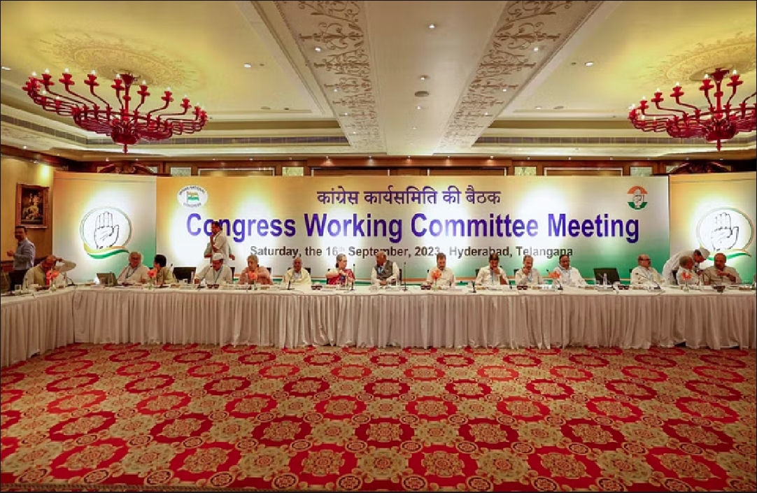CWC Meeting Latest Update : हैदराबाद में हुई कांग्रेस कार्यसमिति की बैठक, इन 14 प्रस्तावों पर लगी मुहर, देखें यहां…