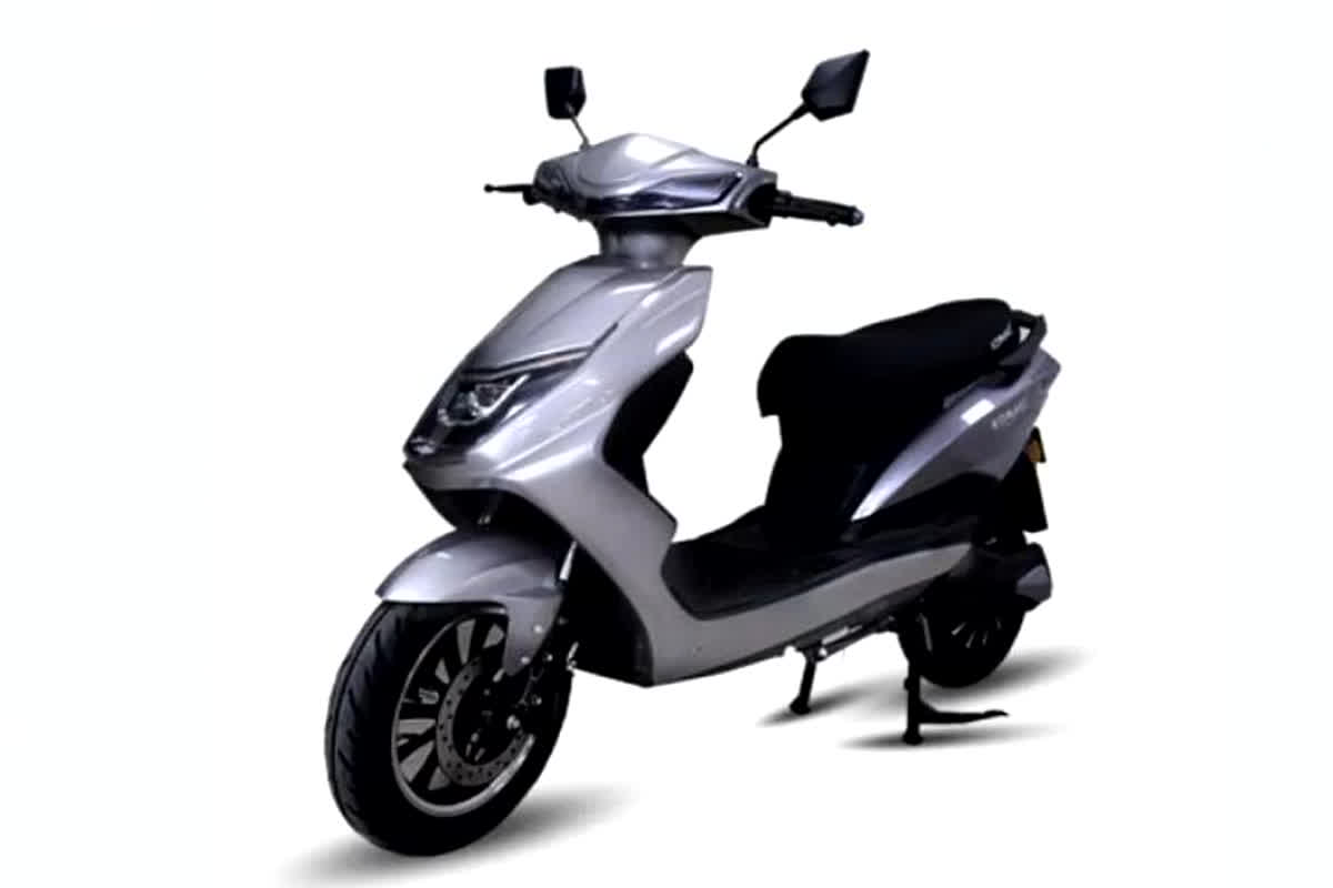 Electric Scooter Price Cut: धमाकेदार ऑफर.. इस इलेक्ट्रिक स्कूटर की कीमत में हुई भारी कटौती, जल्द उठा लें मौके का फायदा