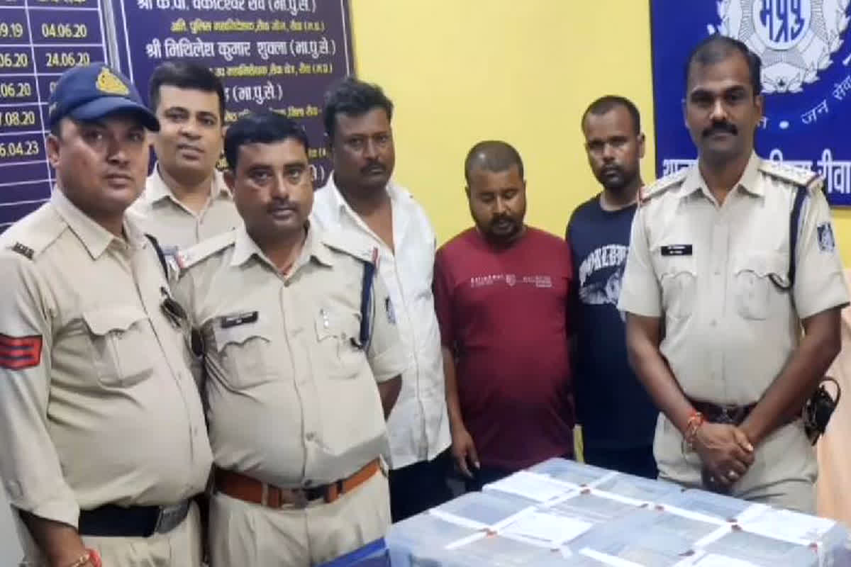 Rewa News: नौकरों ने उड़ाए सराफा व्यापारी के लाखों रुपए, शिकायत पर आरोपियों को किया गिरफ्तरा, मालिक ने भेजा था इस काम के लिए