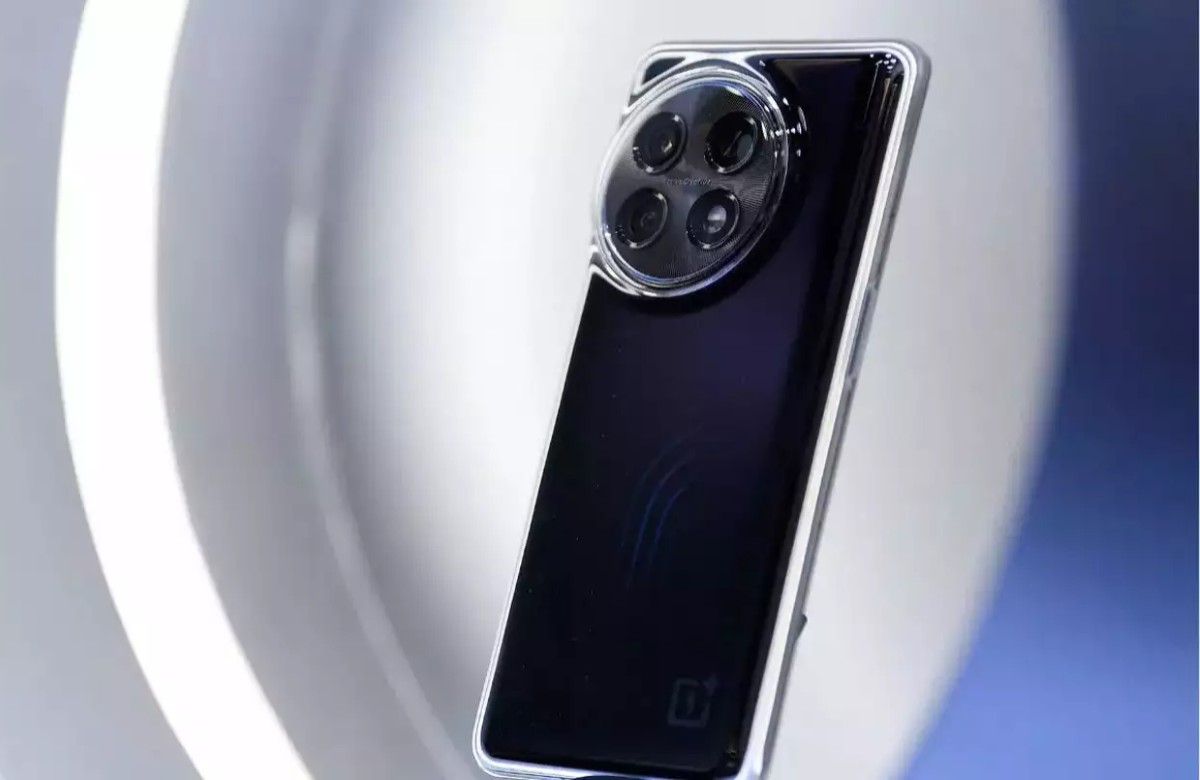 Oneplus 12: मार्केट में आ रहा Oneplus 12 को टक्कर देने वाला ये स्मार्टफोन, फीचर्स और कैमरा क्वालटी देख आपके भी उड़ जाएंगे होश