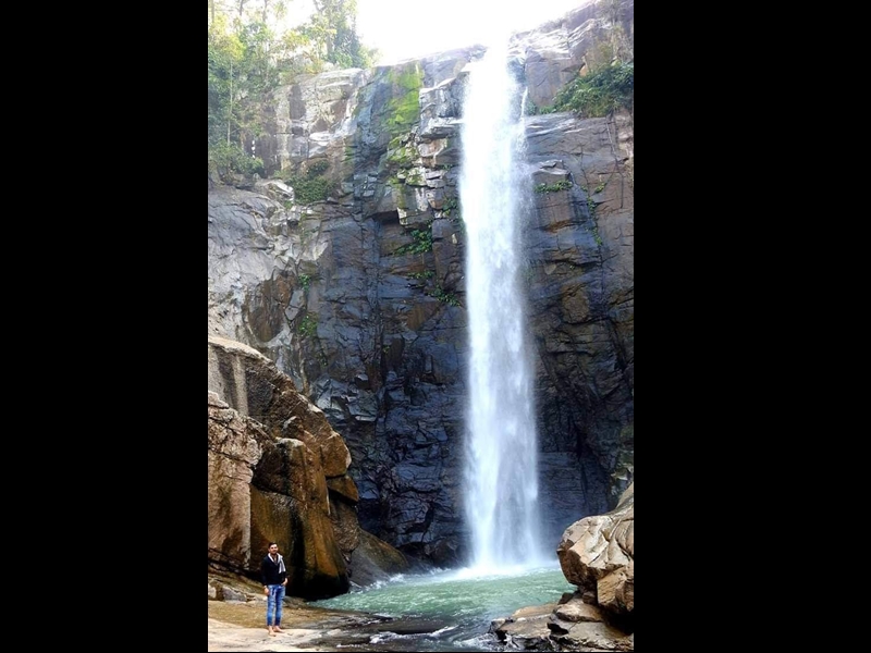 जिससे झरना के पास का स्थल हर मौसम में ठंडा रहता है। जिसकी वजह से इस झरना को अधिक पसंद किया जाता है।