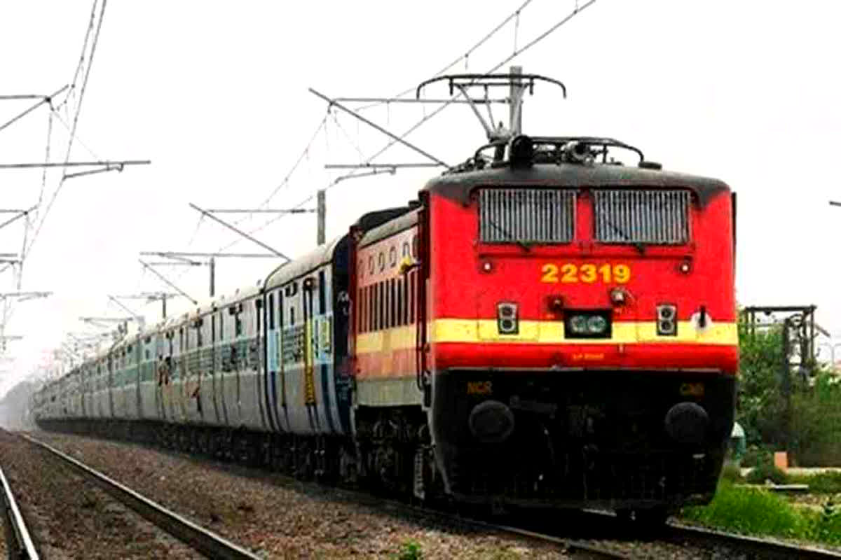Special Trains for Magh Mela: मकर संक्रान्ति और माघ मेला के लिए रेलवे ने शुरू की स्पेशल ट्रेनें, यहां देखें पूरी लिस्ट