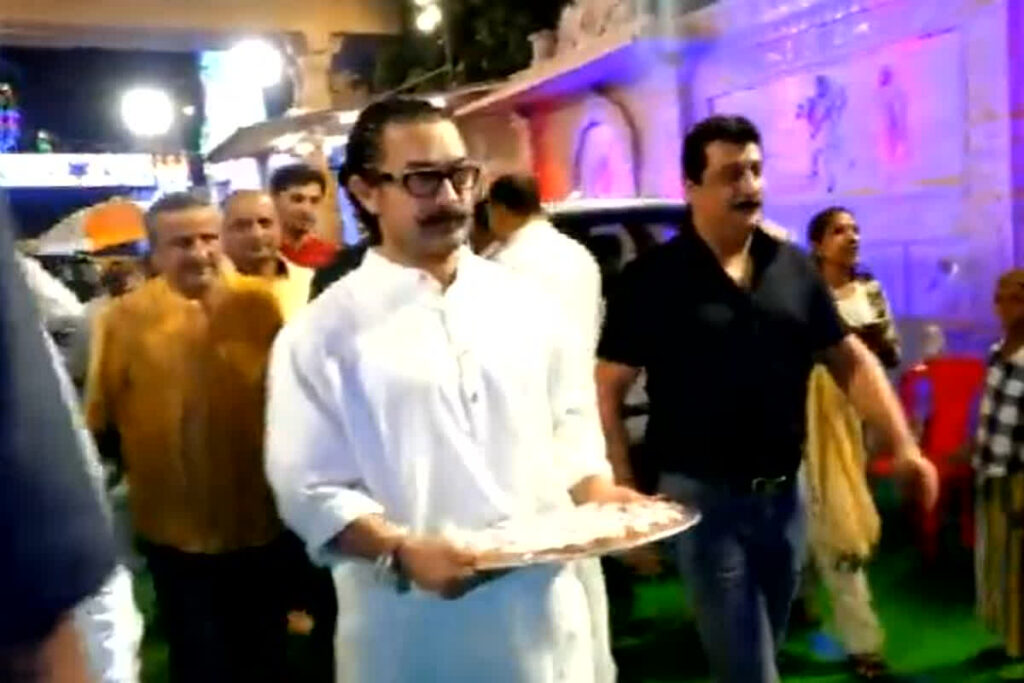 Aamir Khan Ganpati Darshan