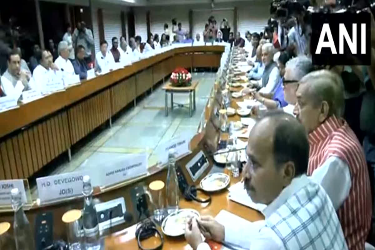 All Party Meeting: सर्वदलीय बैठक में महिला आरक्षण विधेयक पर जोर, केंद्र ने कहा- ‘सही समय पर…’