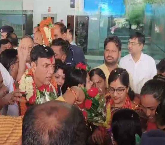 CG Politics: ’75 साल के बाद महिलाओं को 33% आरक्षण का प्रतिनिधित्व दिया..’ केंद्रीय मंत्री मनसुख मांडविया ने कही ये बातें