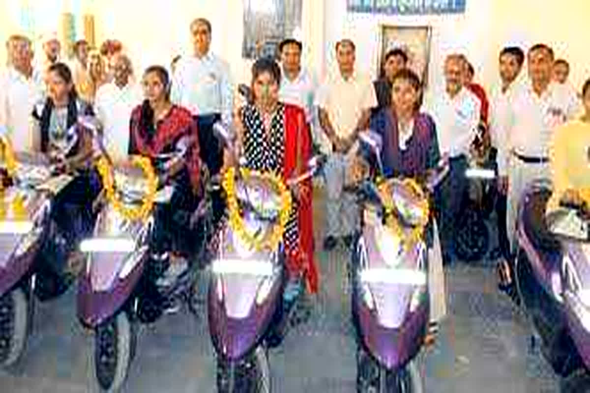 Haryana Free Scooty Yojana: अब प्रदेश की बेटियों को मिलेगा फ्री में स्कूटी, इस राज्य की सरकार ने दी बड़ी सौगात, जानें क्या है प्रोसेस