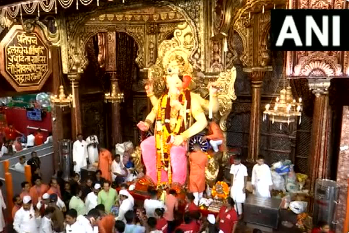 Ganesh Chaturthi 2023: देशभर में गणपति बप्पा के जयकारों की गूंज, घर-घर पधारे गजानन, यहां करें विघ्नहर्ता के अद्भुत दर्शन