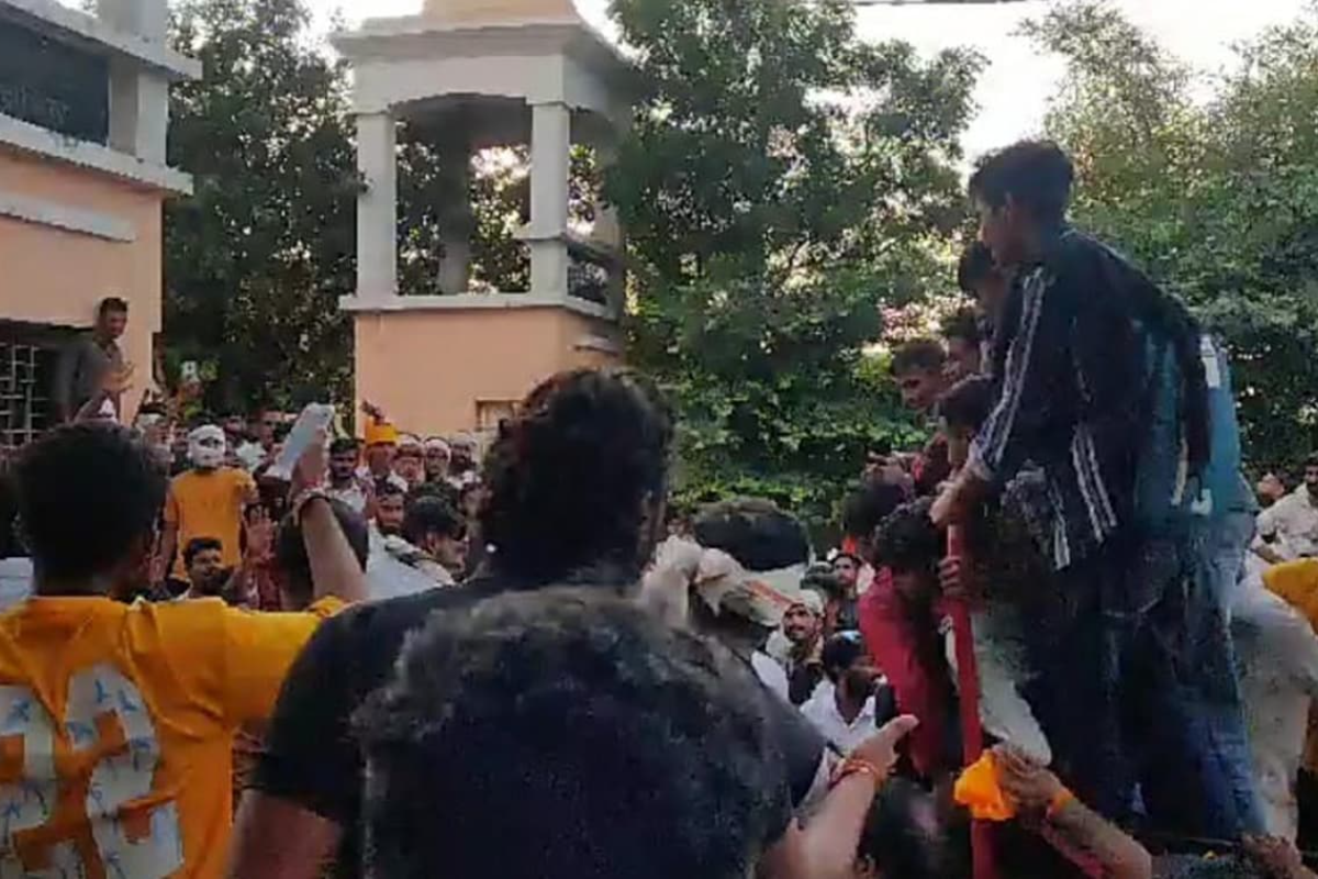 Gwalior News: ग्वालियर गुर्जर महाकुंभ में उपद्रव का मामला, अपराधियों के घरों पर चलेगा बुलडोजर, अब तक इतने लोगों के खिलाफ़ दर्ज हुई FIR, यहां पढ़ें पूरी रिपोर्ट