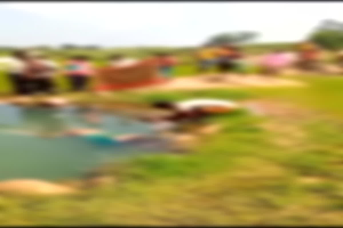 Ambika News: कुएं में डूबने से एक ही परिवार के तीन बच्चियों की मौत, पुलिस ने जताई ये आशंका, परिवार में पसरा मातम का माहौल