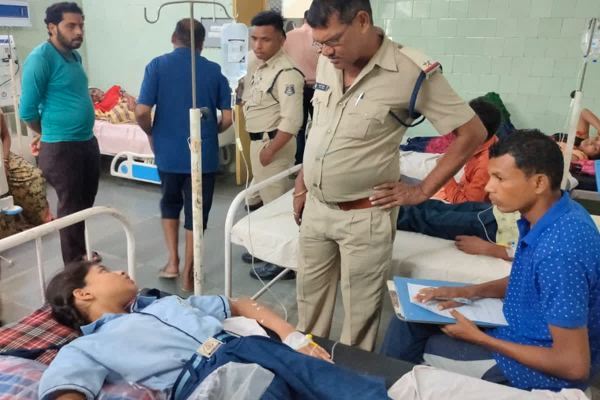 Bilaspur News: स्कूल वैन में लगी आग, दो छात्राएं आग में झुलसी, पुलिस ने जताई ये आशंका
