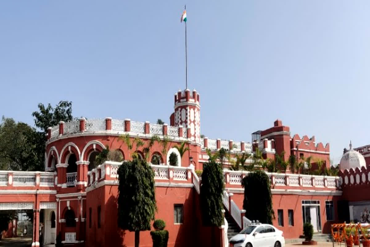 Khairagarh closed: आज बंद रहेगा खैरागढ़, चुनाव से पहले गरमाया ये बड़ा मुद्दा…
