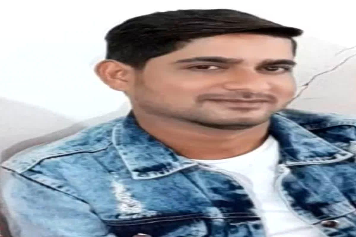 Bhilai murder case update: मलकित सिंह हत्याकांड मामले में मचा बवाल, नाराज युवाओं ने पुलिस पर फेंकी चूड़ियां