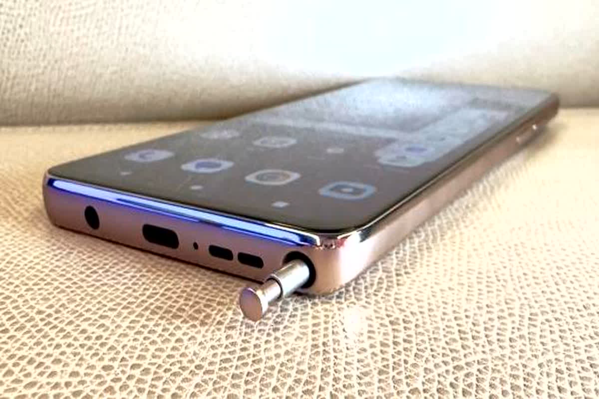 Moto G Stylus 5G : मात्र 166 रुपए में मिल रहा मोटोरोला का ये Motorola, खरीदने के लिए उमड़ी ग्राहकों की भीड़