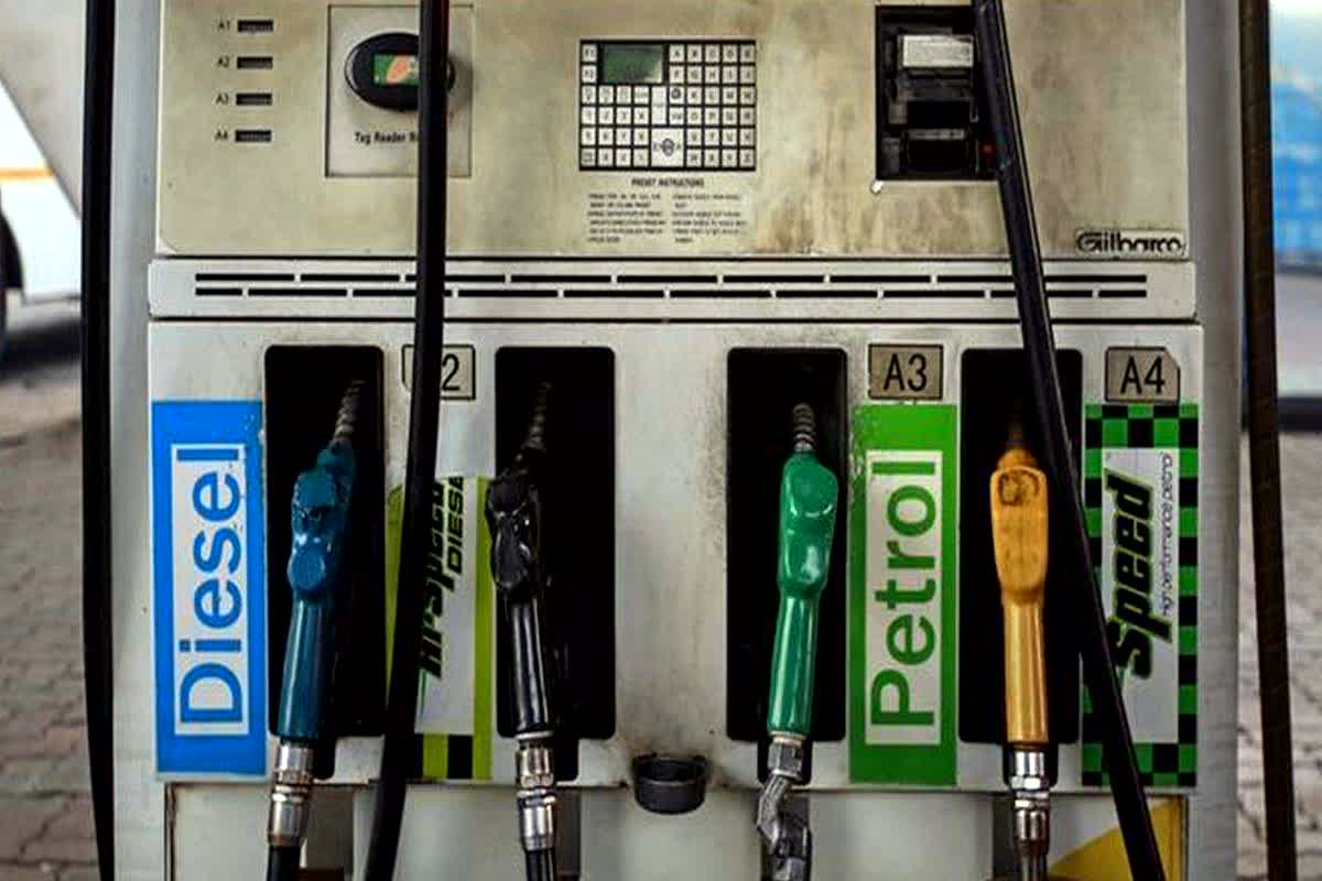 Petrol Diesel Price Today: 8 रुपए सस्ता हुआ ​डीजल, पेट्रोल की कीमतों में भी भारी गिरावट, सुबह-सुबह आई आम जनता को राहत देने वाली खबर