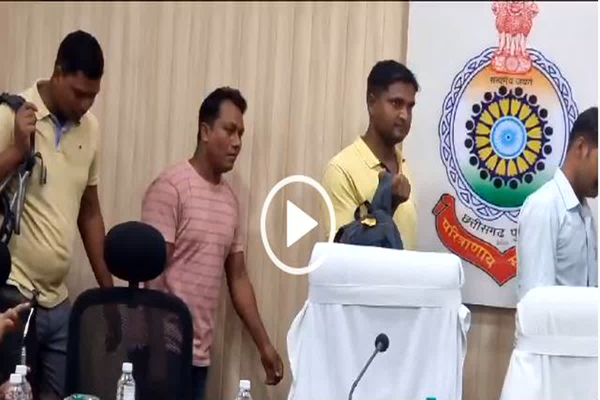 Robbery in Raigarh Axis Bank: रायगढ़ एक्सिस बैंक डकैती का खुलासा, आप भी देखें लुटेरों के चेहरे और लूट की रकम