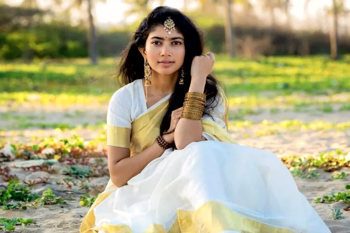 Sai Pallavi Bollywood Debut : बॉलीवुड में एंट्री करेगी साउथ की मशहूर अभिनेत्री साईं पल्लवी, इस दिग्गज अभिनेता के बेटे के साथ आएगी नजर
