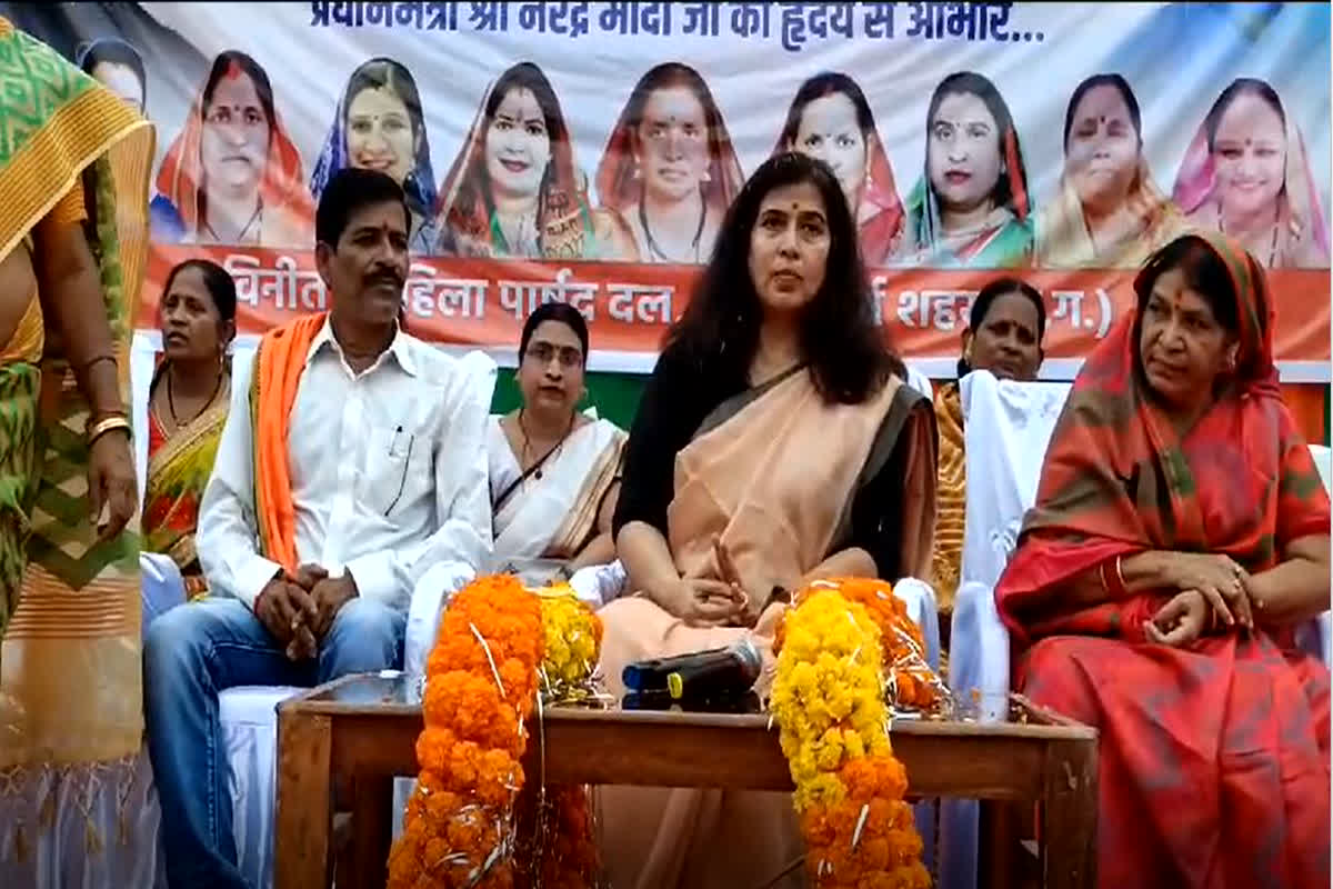 CG Vidhan Sabha Chunav: खुद कांग्रेस को भी नहीं रहा अपने विधायक और महापौर पर भरोसा, सांसद सरोज पाण्डेय का बड़ा बयान