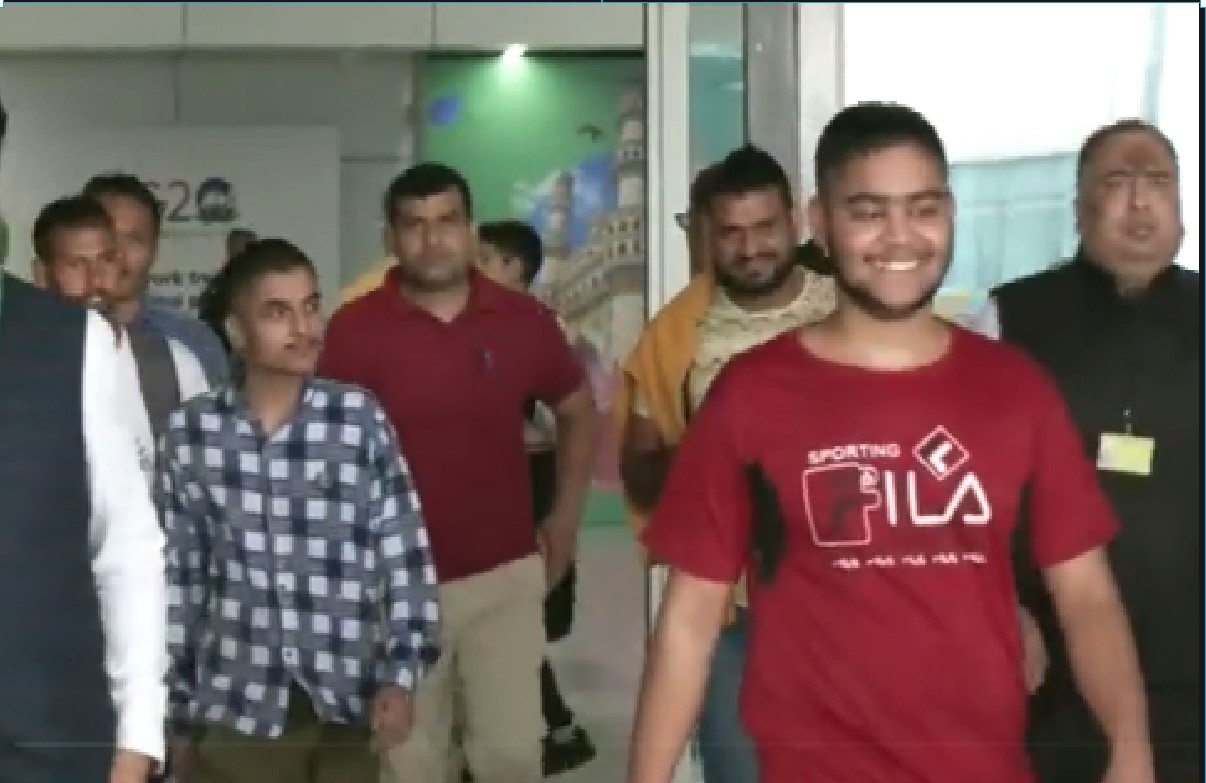 Viral video : मोदी सरकार ने लीबिया से वापस बुलाए चार नागरिक , माफिया बेच दिए जाते थे