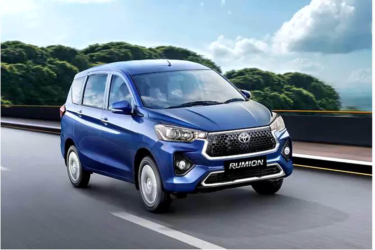 Toyota Rumion Booking closed  : Toyota ने बंद की अपनी इस शानदार 7-सीटर कार के CNG वैरिएंट की बुकिंग, चौकाने वाले है वजह