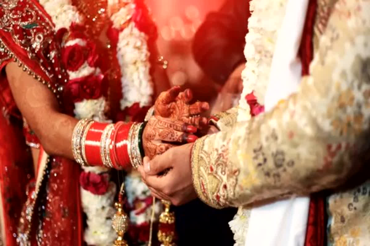 Gwalior News: शादी के ठीक पहले दूल्हे को आया फोन, कहा- “सात फेरे मत लेना वरना…”