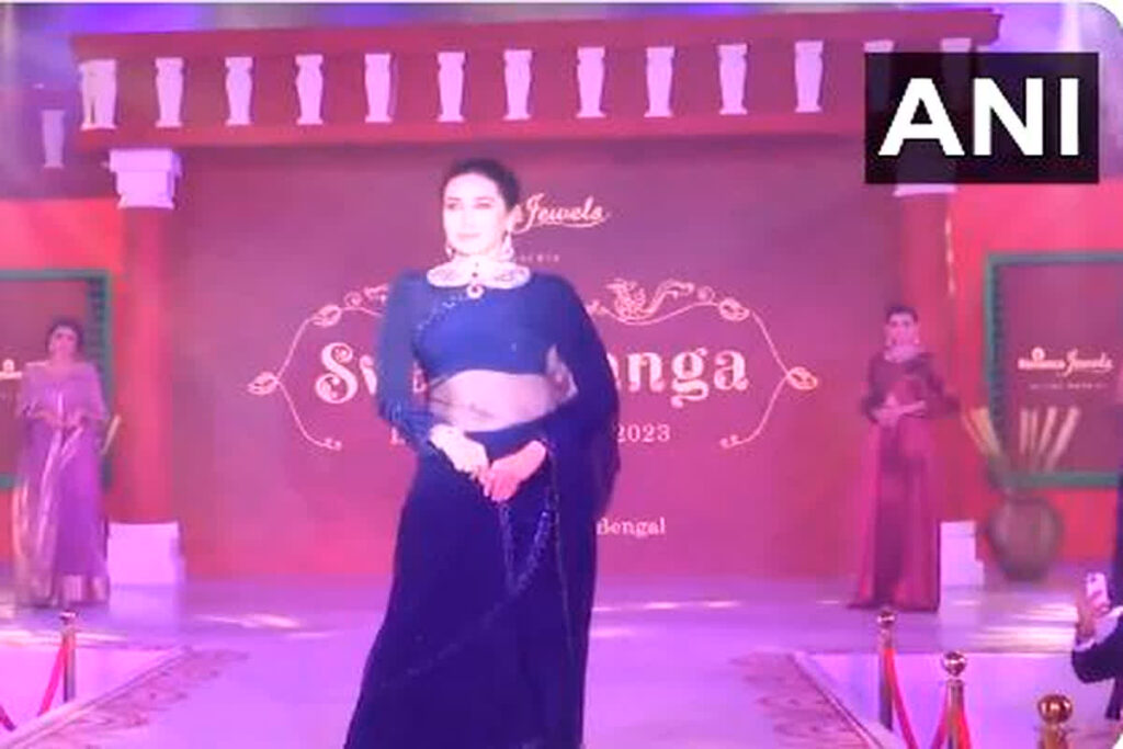 Karishma Did Ramp Walk