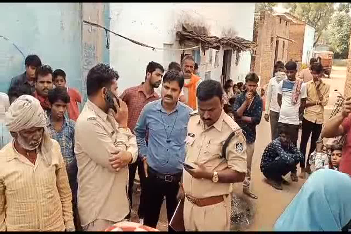 Chhatarpur News: कलयुगी मां ने नाबालिग बेटी के साथ कर डाला ऐसा कांड, इलाके में फैली सनसनी, जानिए पूरा मामला