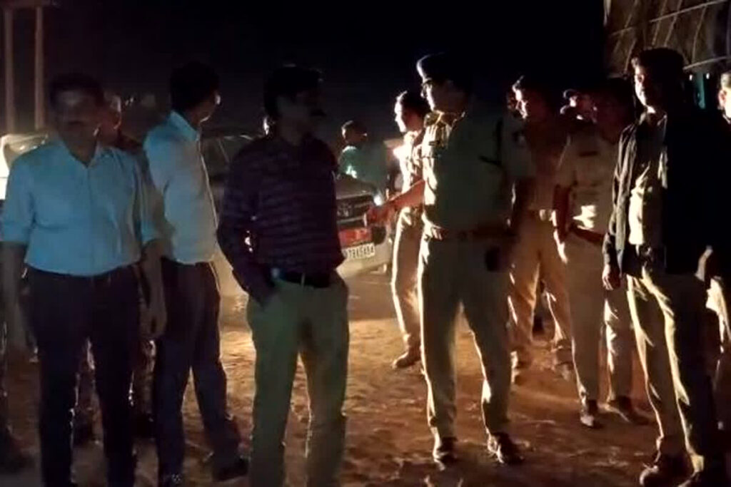 Police Raid Sand Mafia