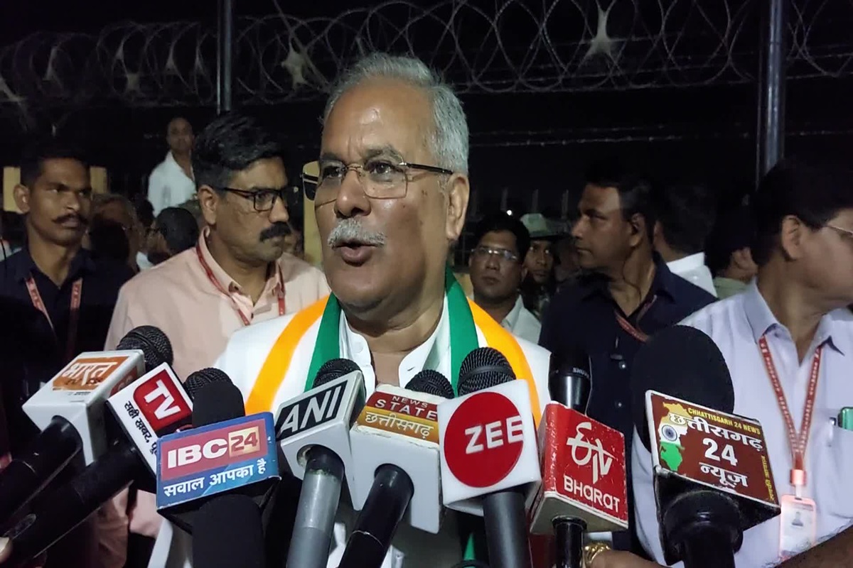 CM भूपेश ने रख दिया रविशंकर प्रसाद की दुखती रग पर हाथ! बोले- मोदी ने पद से क्यों हटाया बताएं? रमन सिंह को उल्टा लटकाने की जरूरत