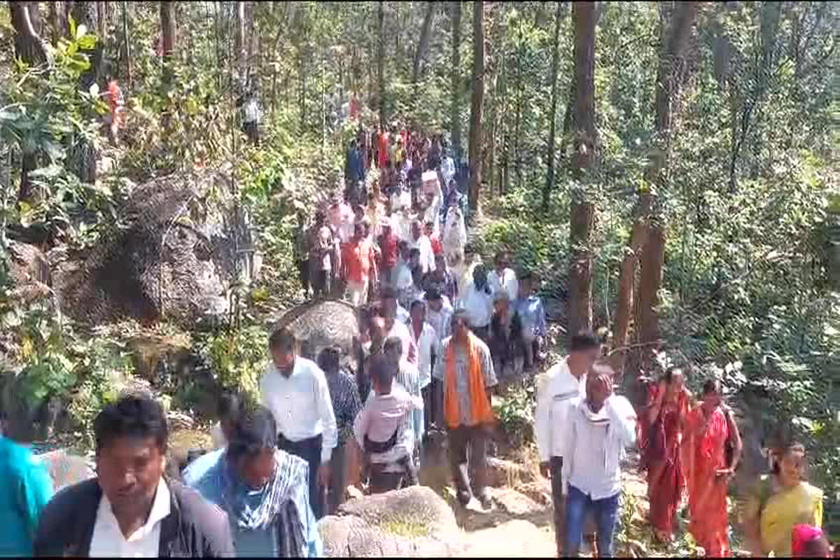 Chhattisgarh Assembly Elections 2023: जिला प्रशासन की नई मुहिम, मतदाताओं को जागरूक करने बनाई श्रृंखला, गोल्डन बुक ऑफ वर्ल्ड रिकॉर्ड में दर्ज हुआ नाम