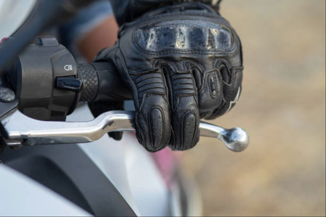 E-Clutch Bike: गियर बदलने का झंझट खत्म, जल्द मॉर्केट मे आ रही गियर फ्री बाइक, बदल जाएगा राइडिंग का तरीका