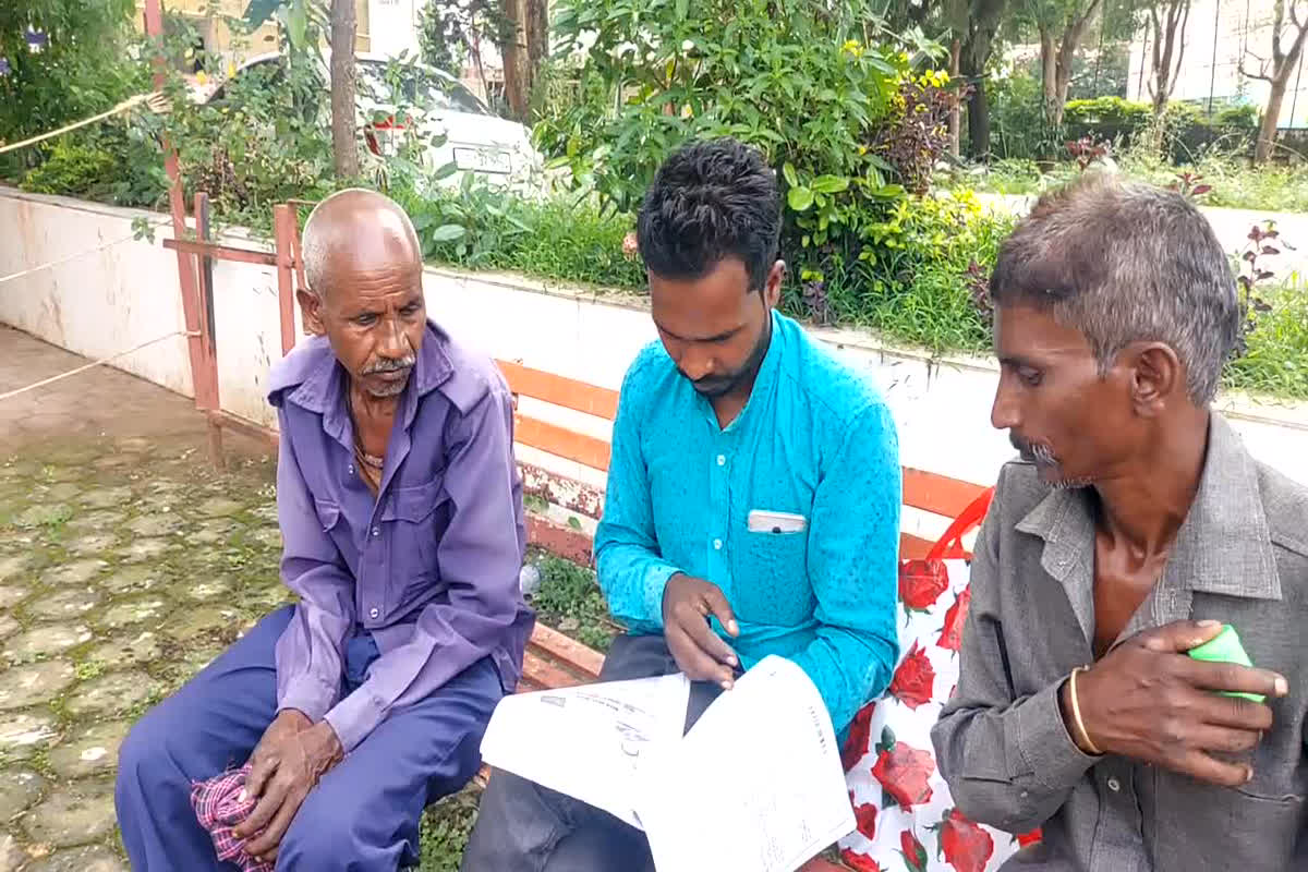 Surajpur News: फर्जी दस्तावेज के सहारे हड़पी गरीब की पुश्तैनी जमीन, शिकायत के दो महिने बाद भी कार्रवाई नहीं, ये पूरा मामला