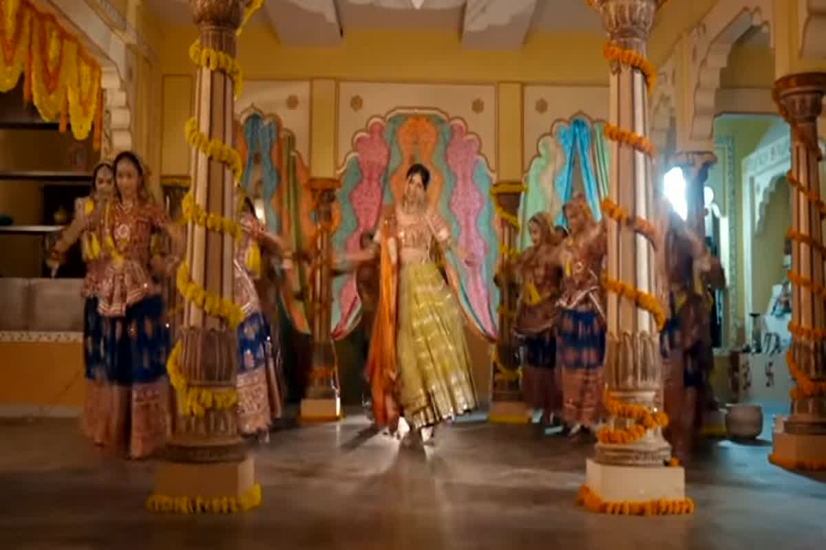 Navratri Nonstop Garba Album 2023: खुद ब खुद थिरकने लगेंगे पैर, जब डीजे पर बजेगा Kinjal Dave का गरबा सॉन्ग