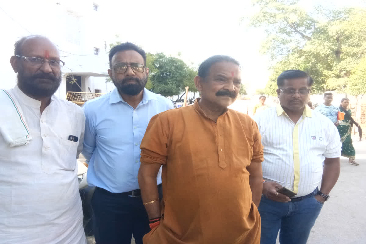 Naresh Dakaliya Withdraw Nomination: बड़ी-बड़ी हांककर कांग्रेस से बागावत करने चले थे नरेश डाकलिया, जानिए नामांकन वापस लेने की क्या है वजह