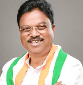 कांग्रेस: पारसनाथ राजवाड़े, उम्र: 61, शिक्षा: बीए, करियर: दो बार के विधायक हैं। राज्य सरकार के संसदीय सचिव है।