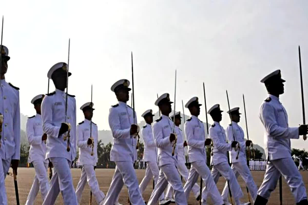 Qatar Death Penalty: क्या कतर में अपने 8 पूर्व नौसैनिकों को फांसी के फंदे से बचा पाएगा भारत..? जानिए किस वजह से दी जा रही सजा