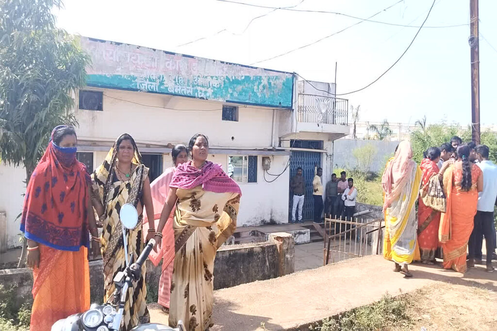 Smuggling Liquor Arrested